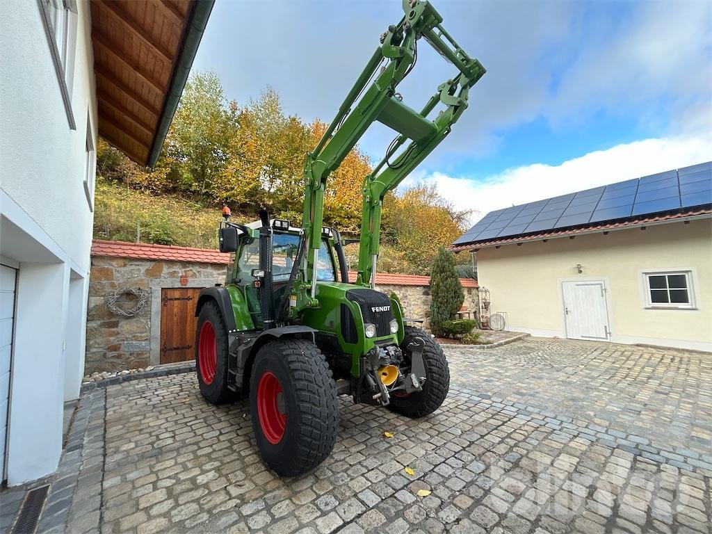 Traktor of the type Fendt 404 | 415 Vario TMS, Gebrauchtmaschine in Düsseldorf (Picture 2)